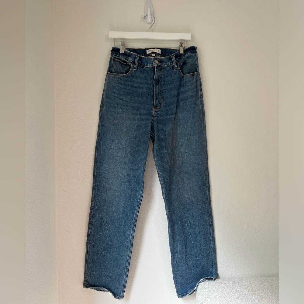 Abercrombie Curve Love 90s Ultra High Rise Straight Jeans
